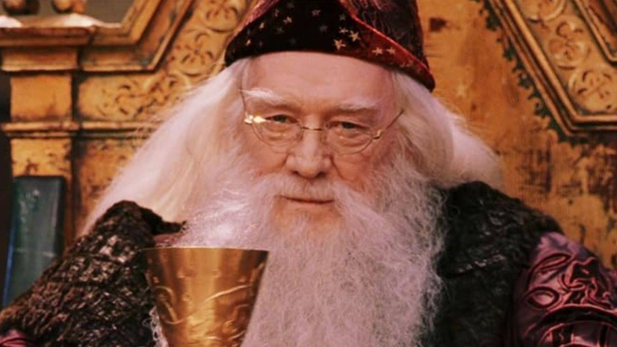 理查德·哈里斯(Richard Harris)飾演哈利·波特(Harry Potter)和巫師的石頭